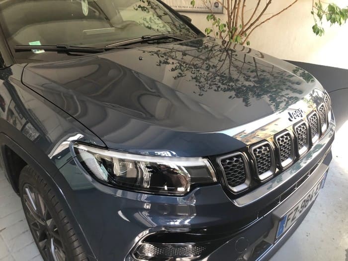 vue de devant dans le garage Expo à Nice